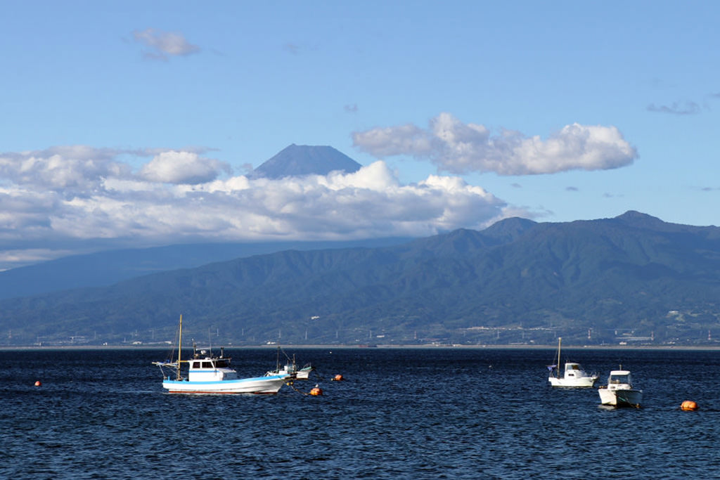 伊豆のダイビングは富士山を望みながら 