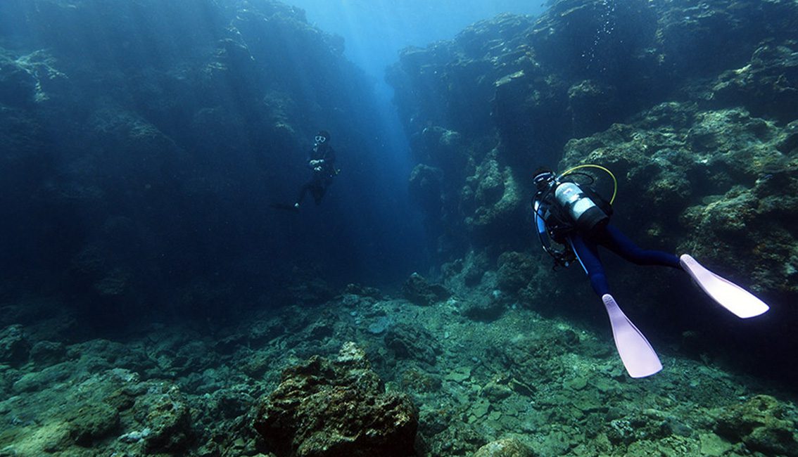 沖縄北部の地形ダイビングスポット